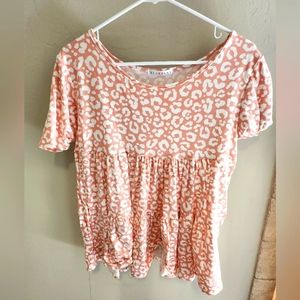 Peach flowing top